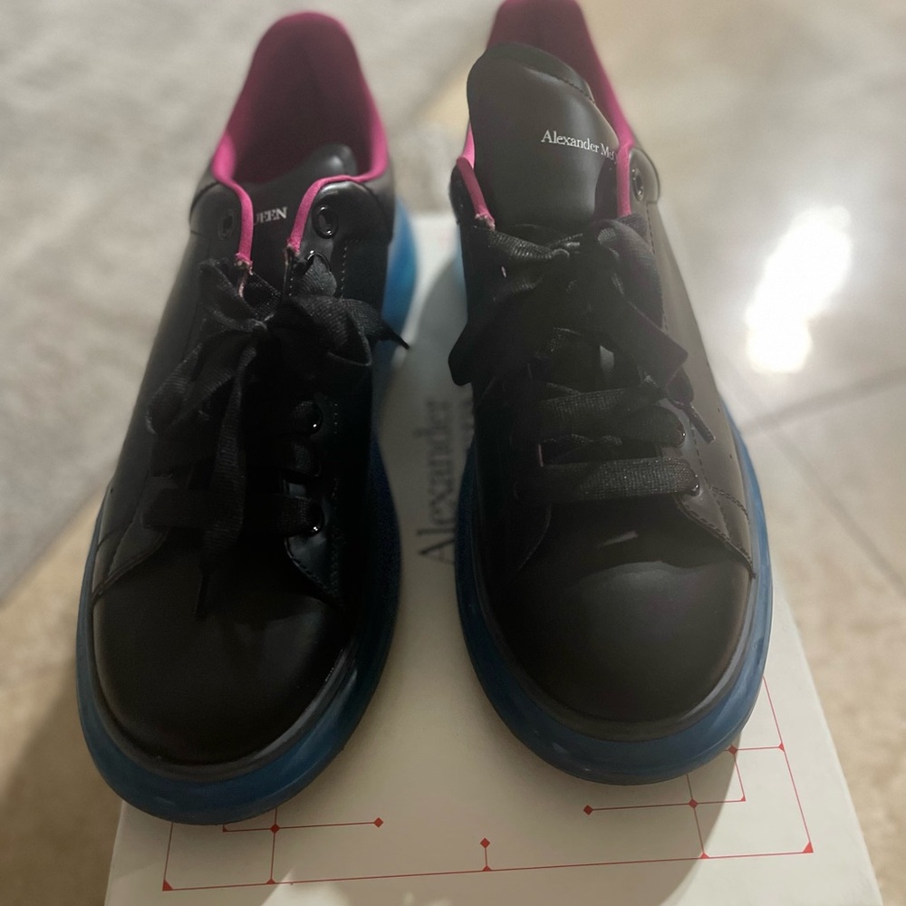 Worn a few times